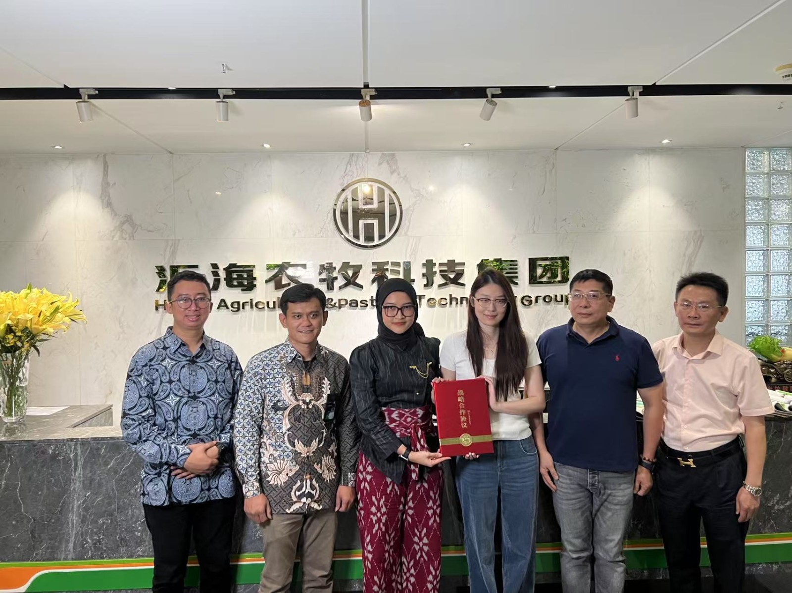 印尼泗水工业园代表团来访趣购彩welcome登录签约